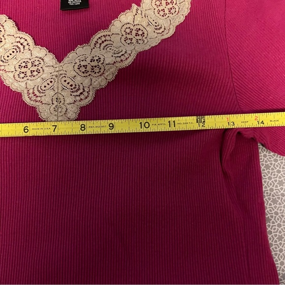 LACE DETAILED TOP - Picture 3 of 5